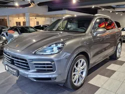 Grau Gebraucht 2019 Porsche Cayenne Chrono SUV | 57.950 € (Fairer Preis)