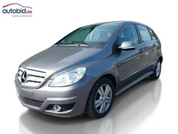 Grau Gebraucht 2011 Mercedes B180 Van / Kleinbus | 7.890 € (Teuer)