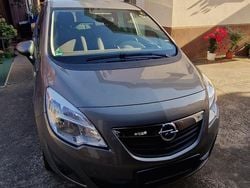Beige Gebraucht 2010 Opel Meriva Edition Van / Kleinbus | 3.200 € (Guter Preis)