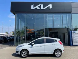 Weiß Gebraucht 2017 Ford Fiesta Titanium Kleinwagen | 9.890 € (Guter Preis)