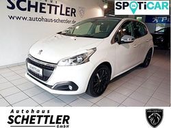 Weiß Gebraucht 2018 Peugeot 208 Kleinwagen | 7.990 € (Fairer Preis)