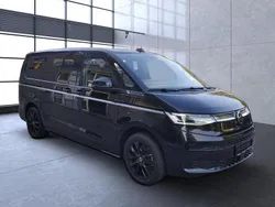 Deep black perleffekt Gebraucht 2023 VW T7 Style Van | 53.390 € (Fairer Preis)