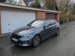 Grau Gebraucht 2021 BMW 501 Kombi | 23.200 €