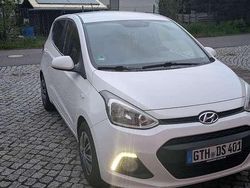Weiß Gebraucht 2014 Hyundai i10 Edition Kleinwagen | 6.200 € (Fairer Preis)