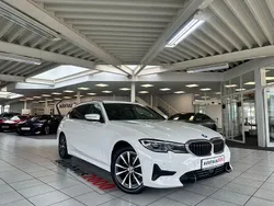 Weiß Gebraucht 2022 BMW 320 Sport Line Kombi | 27.950 € (Fairer Preis)