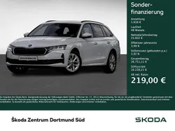 Moonweiss metallic Gebraucht 2024 Skoda Octavia Selection Kombi | 29.240 € (Fairer Preis)