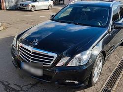 Schwarz Gebraucht 2010 Mercedes E200 Avantgarde Kombi | 8.800 € (Fairer Preis)