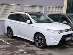 Weiß Gebraucht 2013 Mitsubishi Outlander Top SUV | 8.700 € (Fairer Preis)