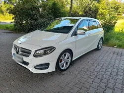 Weiß Gebraucht 2017 Mercedes B180 Van / Kleinbus | 14.500 € (Fairer Preis)