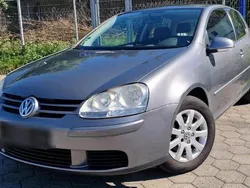 Grün Gebraucht 2005 VW Golf V Limousine | 2.690 € (Fairer Preis)