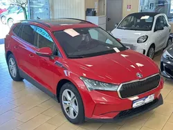 Rot velvet rot metallic (metallic) Gebraucht 2022 Skoda Enyaq iV Loft SUV | 26.870 € (Superpreis)