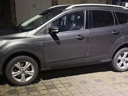 Grau Gebraucht 2016 Ford Kuga Titanium SUV | 12.000 € (Guter Preis)