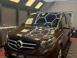 Braun Gebraucht 2015 Mercedes V220 Edition Van / Kleinbus | 33.500 € (Teuer)