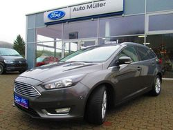 Grau Gebraucht 2017 Ford Focus Titanium Limousine | 10.600 € (Fairer Preis)