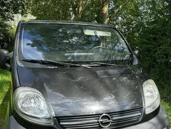 Schwarz Gebraucht 2005 Opel Vivaro Van | 5.500 €