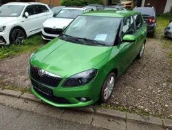Rallyegrün metallic Gebraucht 2014 Skoda Fabia SportLine Kombi | 7.900 €