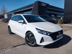 Weiß Gebraucht 2023 Hyundai i20 Trend Limousine | 18.290 € (Fairer Preis)