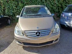 Grau Gebraucht 2006 Mercedes B180 Van / Kleinbus | 750 € (Guter Preis)