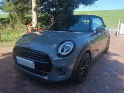 Grau Gebraucht 2020 Mini Cooper Classic Kleinwagen | 25.600 € (Teuer)