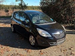 Schwarz Gebraucht 2012 Opel Meriva Van / Kleinbus | 3.000 € (Guter Preis)