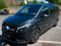Schwarz Gebraucht 2020 Mercedes V300 AMG Van / Kleinbus | 58.950 €