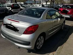 Gebraucht 2009 Peugeot 207 Cabrio | 2.000 €