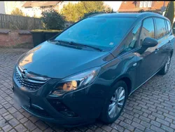 Grau Gebraucht 2015 Opel Zafira Van / Kleinbus | 8.000 € (Fairer Preis)