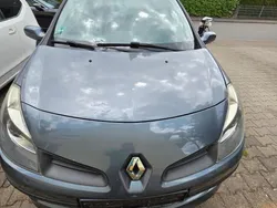 Grau Gebraucht 2006 Renault Clio II Dynamique Limousine | 1.600 € (Guter Preis)