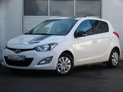 Weiß Gebraucht 2014 Hyundai i20 Limousine | 4.490 € (Fairer Preis)