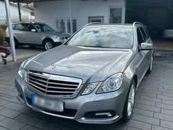 Grau Gebraucht 2010 Mercedes E250 Avantgarde Kombi | 13.100 € (Etwas zu teuer)