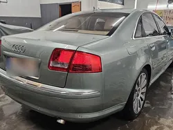 Beige Gebraucht 2006 Audi A8 Limousine | 10.500 € (Etwas zu teuer)