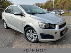 Silber Gebraucht 2012 Chevrolet Aveo Limousine | 2.599 €