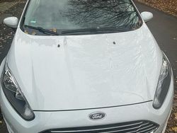 Weiß Gebraucht 2014 Ford Fiesta Kleinwagen | 5.200 €