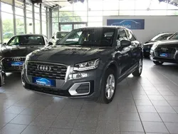 Grau Gebraucht 2020 Audi Q2 Sport SUV | 22.900 € (Guter Preis)