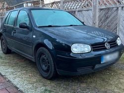 Schwarz Gebraucht 1999 VW Golf IV Highline Kleinwagen | 1.500 € (Guter Preis)
