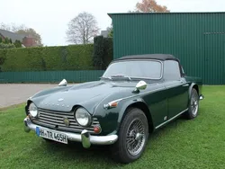 Grün Gebraucht 1967 Triumph TR4 Cabrio | 29.000 €