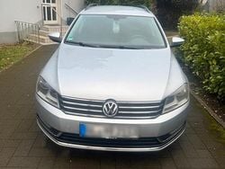 Grau Gebraucht 2011 VW Passat Kombi | 7.200 € (Etwas zu teuer)