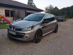 Silber Gebraucht 2006 Renault Clio II Limousine | 11.000 €