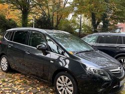 Schwarz Gebraucht 2012 Opel Zafira Tourer Van / Kleinbus | 7.999 € (Fairer Preis)