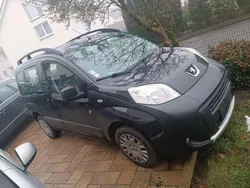 Grau Gebraucht 2010 Peugeot Bipper Outdoor Van / Kleinbus | 3.500 € (Fairer Preis)