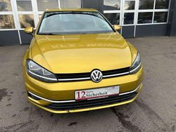 Kurkumagelb Gebraucht 2017 VW Golf VII Sound Kleinwagen | 11.470 €