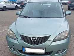 Grün Gebraucht 2005 Mazda 3 Comfort Limousine | 1.850 € (Guter Preis)