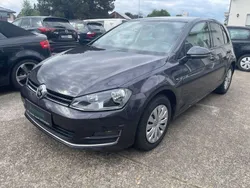 Grau Gebraucht 2015 VW Golf VII Limousine | 13.699 € (Fairer Preis)