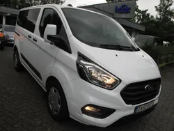 Weiß Gebraucht 2019 Ford Transit Custom Trend Van / Kleinbus | 23.987 € (Teuer)