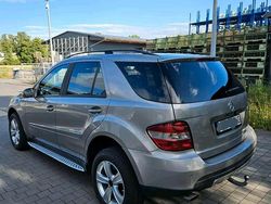 Grau Gebraucht 2006 Mercedes ML320 SUV | 6.950 €