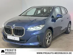 Phytonicblau Gebraucht 2024 BMW 218 Active Tourer Performance Van / Kleinbus | 25.630 € (Superpreis)