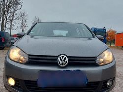 Grau Gebraucht 2011 VW Golf VI Style Limousine | 2.500 € (Guter Preis)