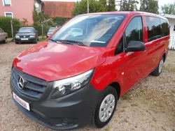 Rot Gebraucht 2016 Mercedes Vito Edition Van / Kleinbus | 20.699 € (Etwas zu teuer)