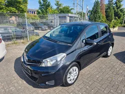 Schwarz Gebraucht 2012 Toyota Yaris Life Limousine | 6.550 € (Fairer Preis)
