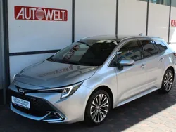 Silber Gebraucht 2023 Toyota Corolla Team Kombi | 33.990 € (Teuer)